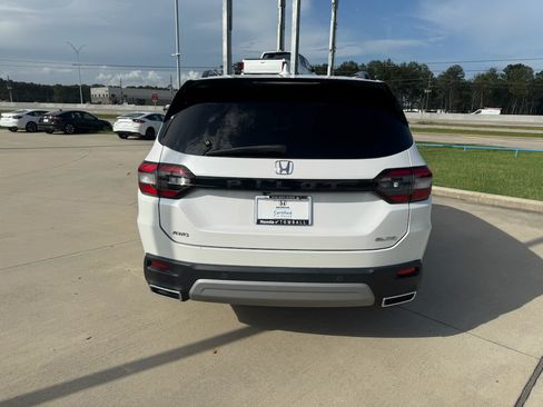 Certified 2025 Honda Pilot Elite image 7