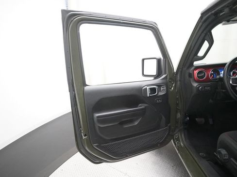 Used 2021 Jeep Wrangler Unlimited Rubicon w/ Cold Weather Group image 27