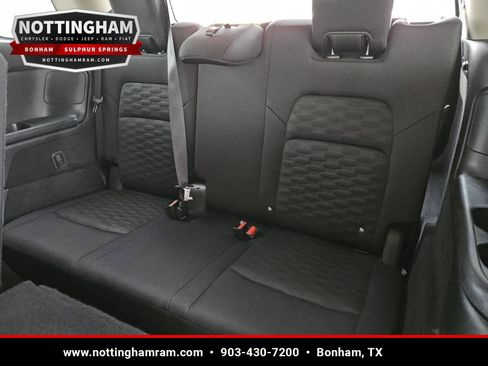 Used 2024 Nissan Pathfinder SV FWD image 29