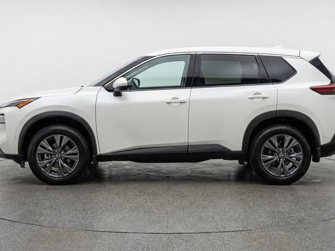 Used 2025 Nissan Rogue SV image 5