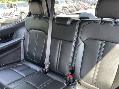 Certified 2025 Jeep Grand Wagoneer 4WD image 12