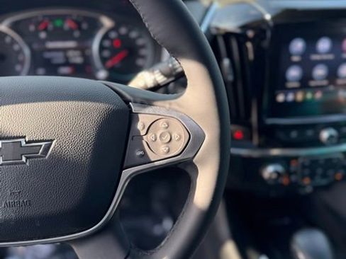 Used 2023 Chevrolet Traverse RS image 18