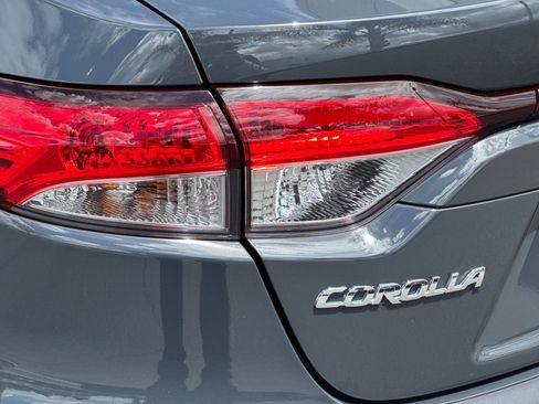 Used 2025 Toyota Corolla LE w/ LE Premium Package FWD image 35