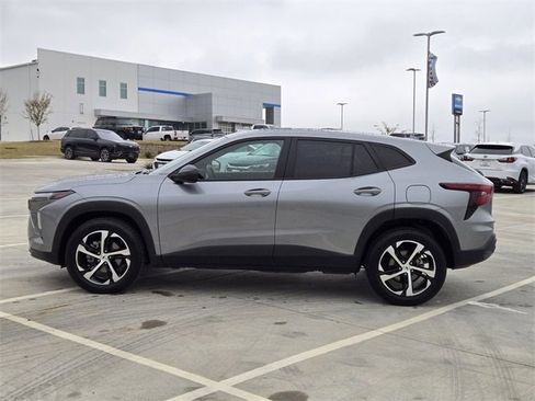 Certified 2024 Chevrolet Trax RS w/ Sunroof Package image 5