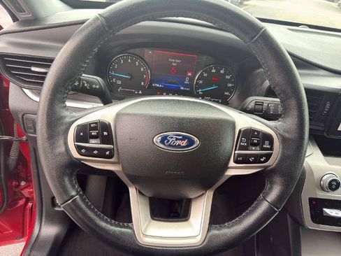 Used 2022 Ford Explorer XLT w/ Class IV Trailer Tow Package AWD/4WD image 17