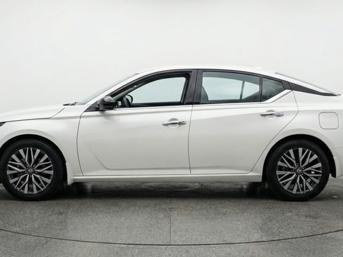 Used 2025 Nissan Altima 2.5 SV image 5
