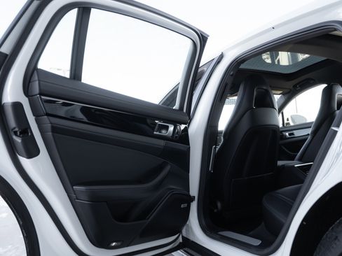 Used 2020 Porsche Panamera 4S image 29