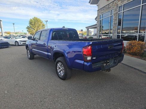 Used 2022 Toyota Tacoma SR5 w/ Technology Package image 3