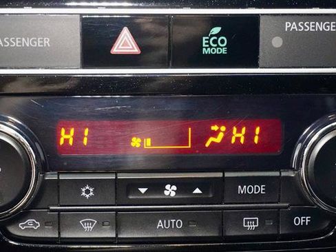 Used 2019 Mitsubishi Outlander SE image 25