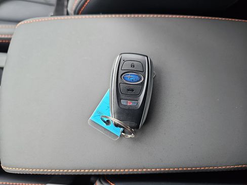 Used 2025 Subaru Crosstrek 2.5i Limited w/ Crosstrek Mirror Package image 17