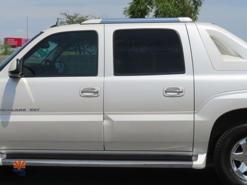 Used 2004 Cadillac Escalade EXT AWD/4WD image 18