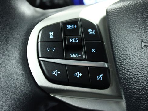 Used 2025 Ford Explorer Active w/ Active Comfort Package AWD/4WD image 21