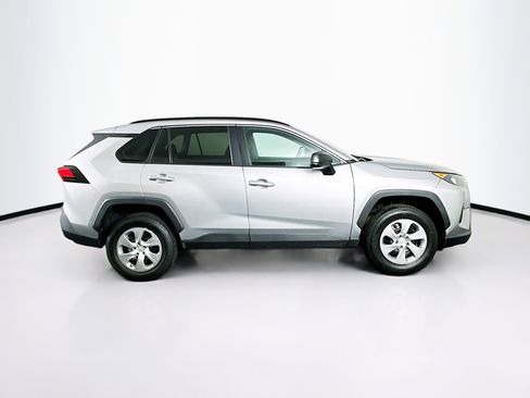 Used 2021 Toyota RAV4 LE image 10