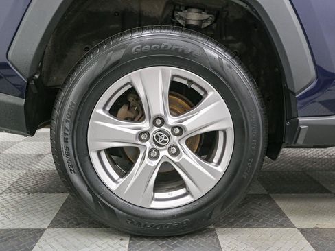 Used 2022 Toyota RAV4 XLE w/ Convenience Package AWD/4WD image 18