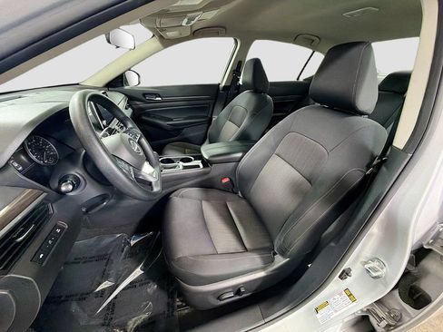 Used 2024 Nissan Altima 2.5 SV FWD image 20