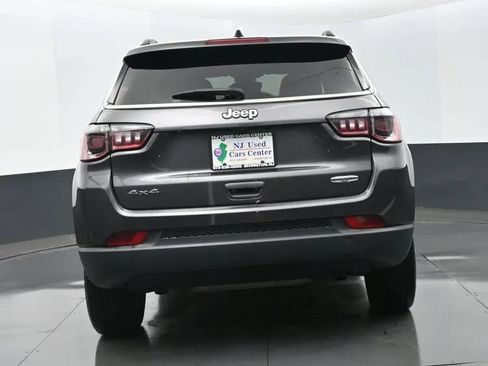 Used 2024 Jeep Compass Latitude AWD/4WD image 8