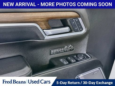 Used 2024 Chevrolet Silverado 1500 High Country w/ High Country Premium Package AWD/4WD image 25