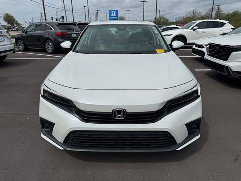 Used 2024 Honda Civic Touring image 2