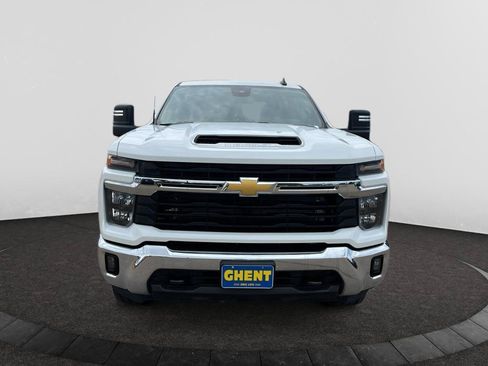 Used 2024 Chevrolet Silverado 2500 LT w/ Convenience Package AWD/4WD image 3