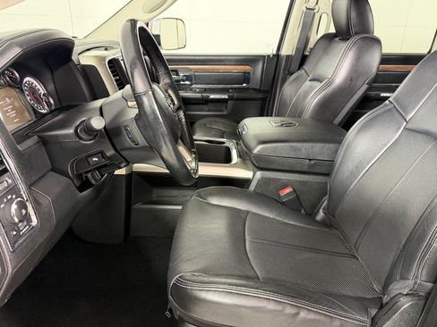 Used 2018 RAM 1500 Laramie AWD/4WD image 12