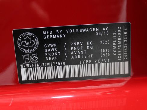 Used 2018 Volkswagen Golf R 4-Door AWD/4WD image 47