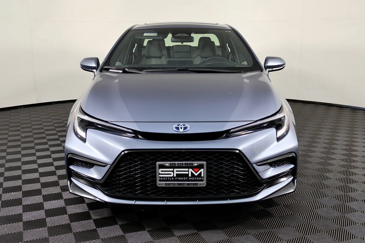 Used 2024 Toyota Corolla SE w/ SE Package FWD image 4
