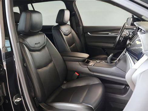 Used 2023 Cadillac XT6 Sport image 17