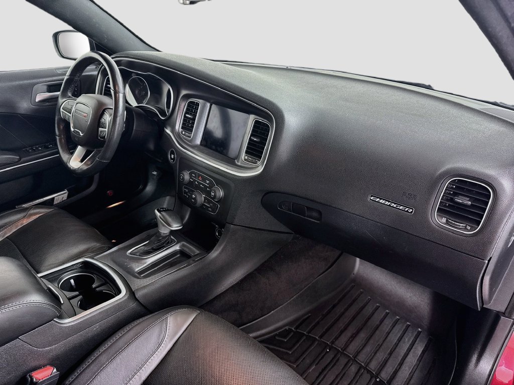 Used 2018 Dodge Charger R/T w/ Premium Group RWD image 30