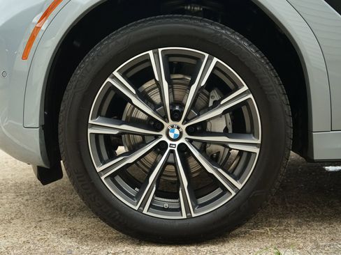 Used 2025 BMW X6 xDrive40i w/ Climate Comfort Package AWD/4WD image 28