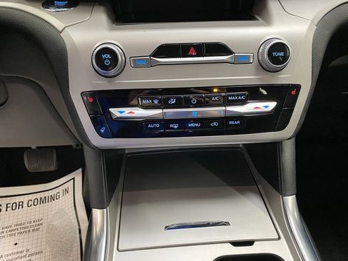 Used 2023 Ford Explorer XLT w/ Equipment Group 202A image 35