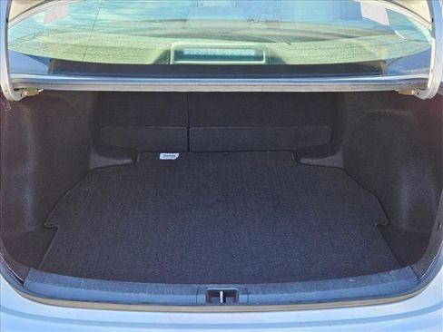 Used 2021 Toyota Corolla LE image 6