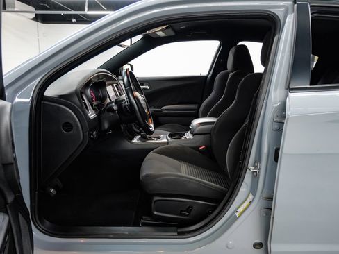 Used 2022 Dodge Charger R/T w/ Blacktop Package image 4