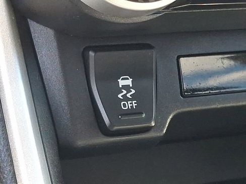 Used 2025 Toyota RAV4 XLE FWD image 24
