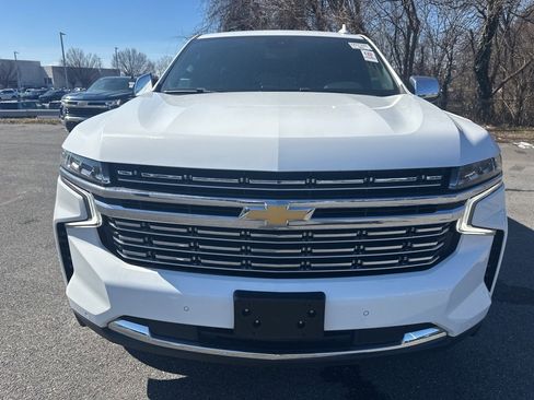 Used 2023 Chevrolet Suburban Premier image 2