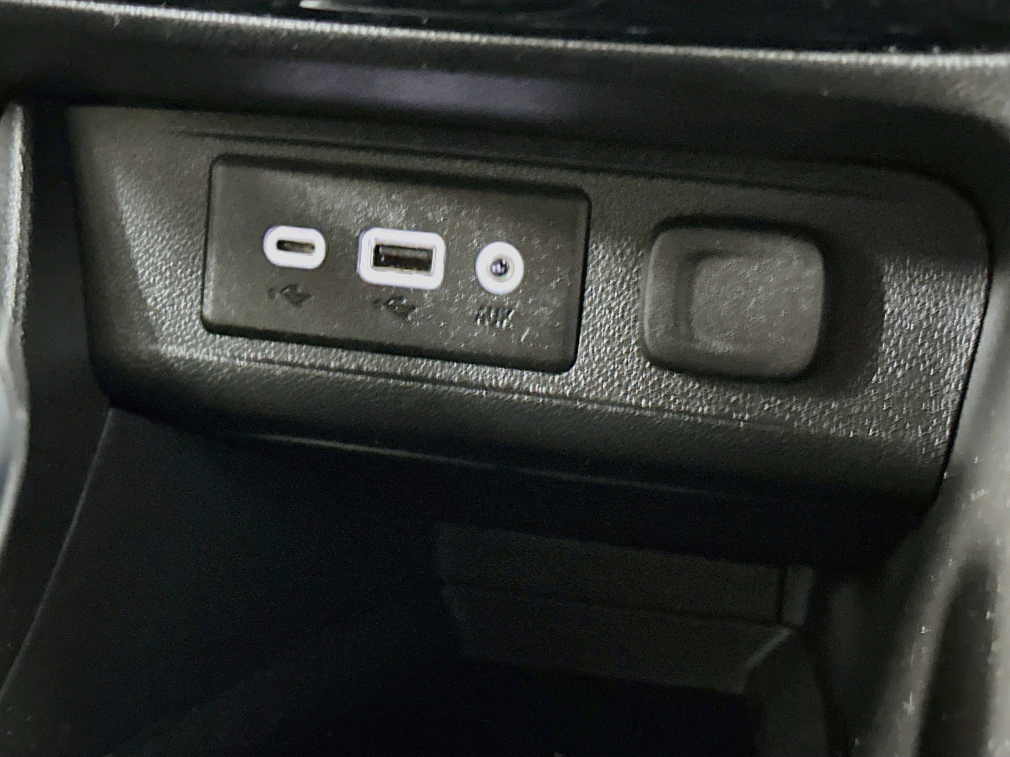 Used 2020 Buick Encore GX Select w/ Sport Touring Package FWD image 26