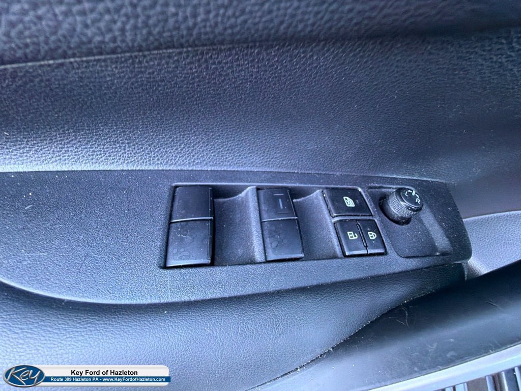Used 2021 Toyota Corolla SE w/ Carpet Mat Package (TMS) FWD image 23