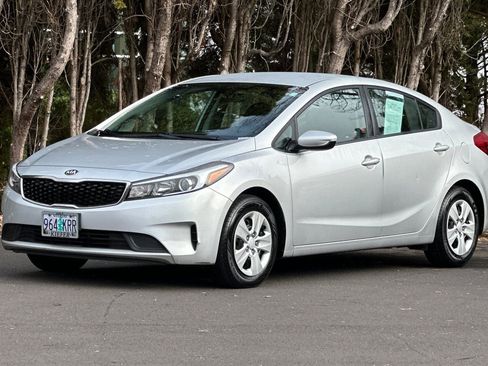 Used 2018 Kia Forte LX image 8