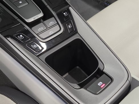 Certified 2025 Porsche 911 Carrera image 22