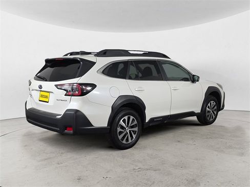 Certified 2025 Subaru Outback Premium image 5