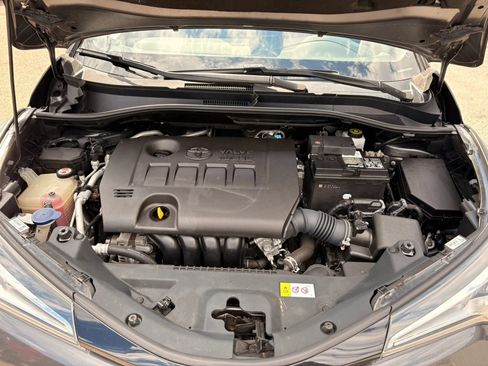 Used 2018 Toyota C-HR XLE FWD image 29