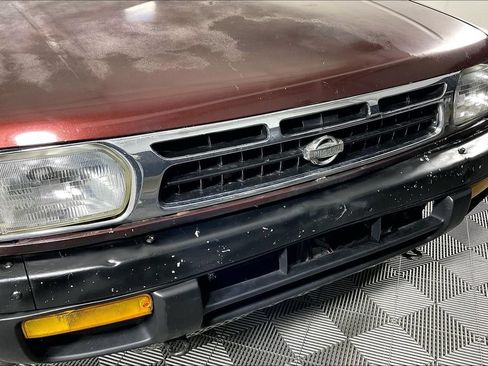 Used 1999 Nissan Pathfinder XE RWD image 32