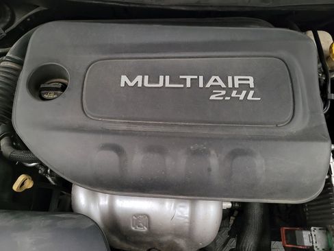 Used 2015 Toyota Camry LE FWD image 30