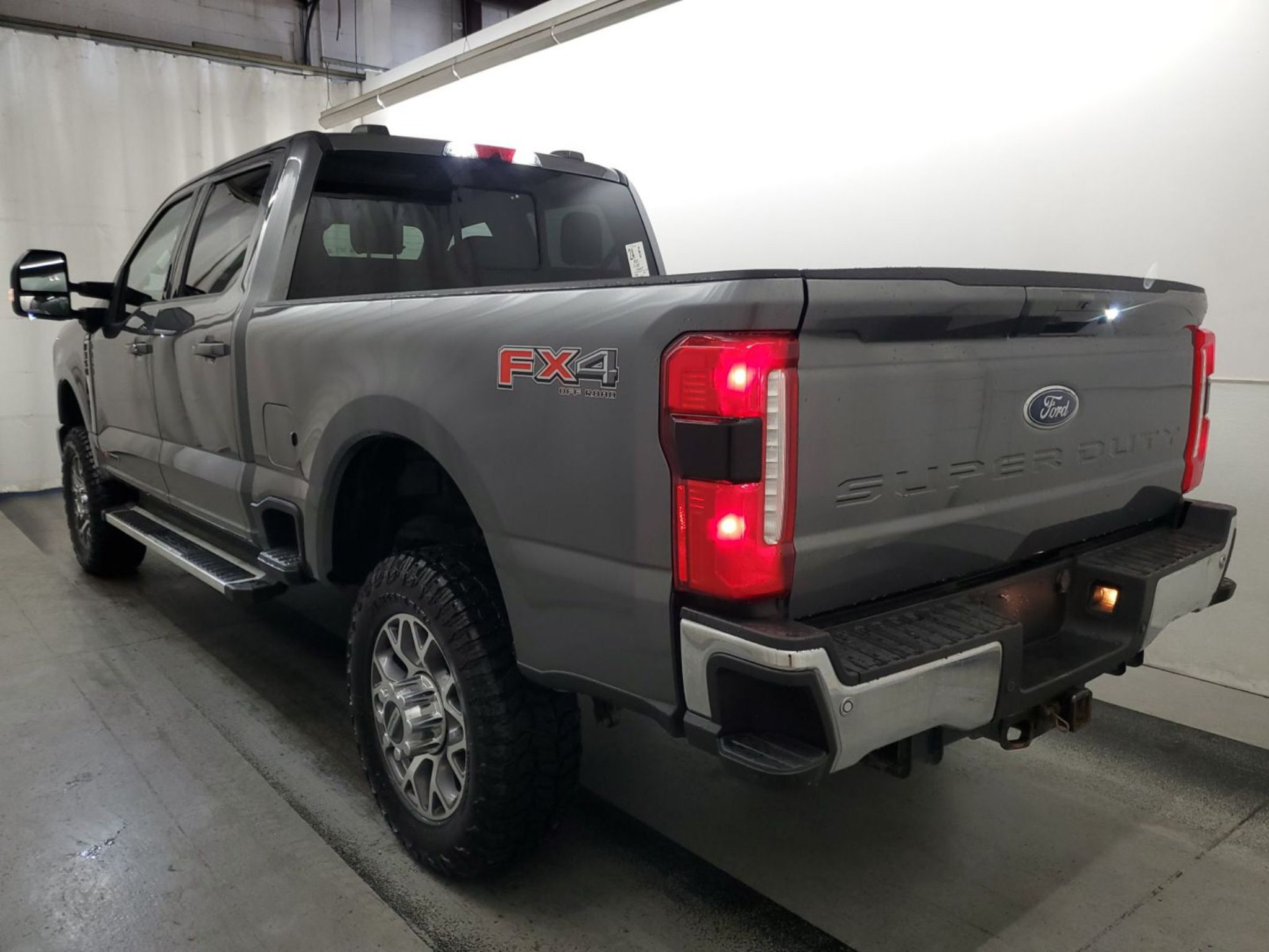 Used 2023 Ford F350 Lariat w/ Tow Technology Package AWD/4WD image 2