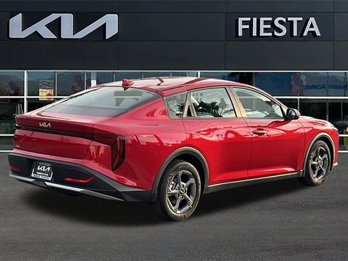 New 2025 Kia K4 LXS image 3