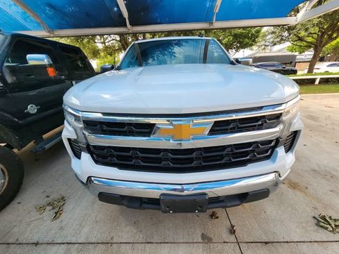 Used 2023 Chevrolet Silverado 1500 LT RWD image 2