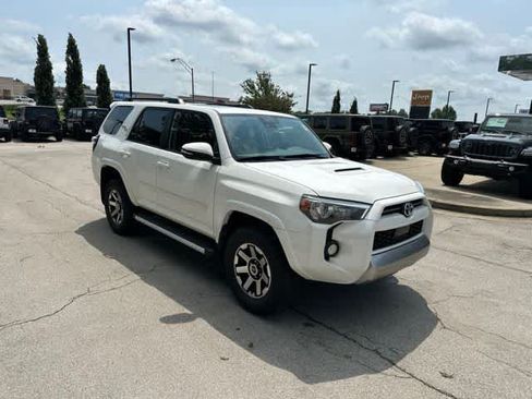 Used 2020 Toyota 4Runner TRD Off-Road Premium w/ Moonroof Package AWD/4WD image 20