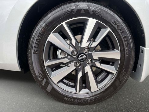 New 2025 Nissan Versa SV w/ Trunk Package image 9