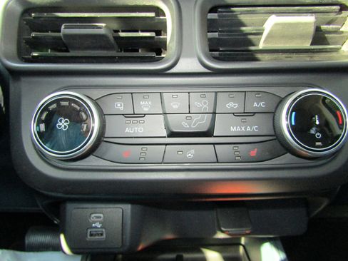 Certified 2024 Ford Maverick XLT w/ XLT Luxury Package image 30