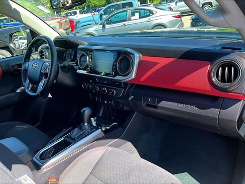 Used 2023 Toyota Tacoma SR5 AWD/4WD image 14
