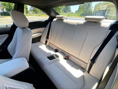 Used 2019 BMW 230i Coupe w/ Convenience Package RWD image 21